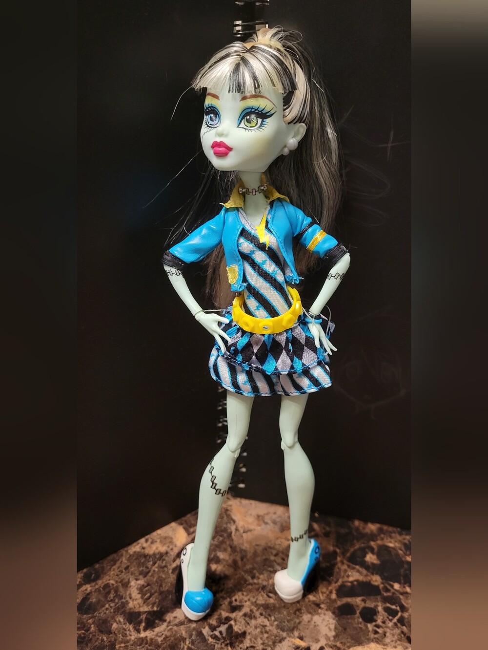 G1 Monster High Frankie Stein Picture Day Only Displayed